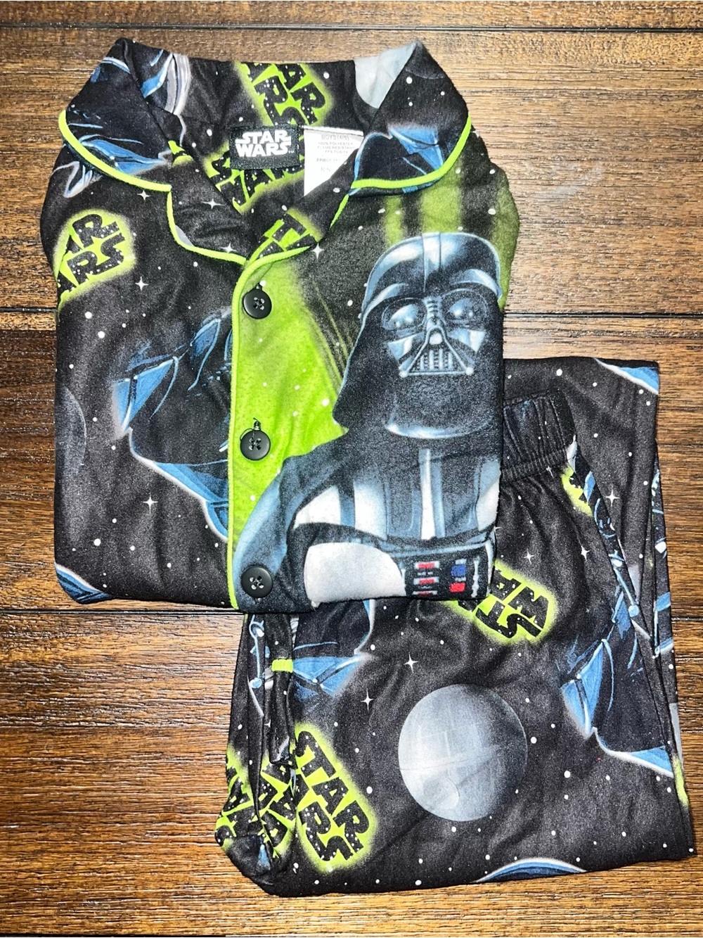 Star Wars Kids' Black & Green Darth Vader Pajama Set